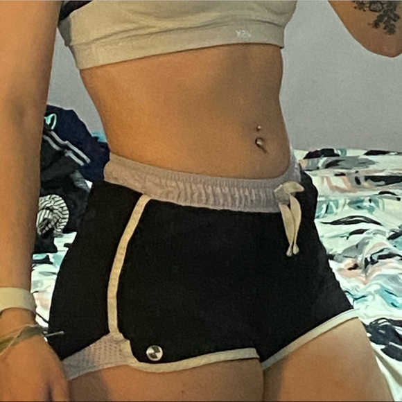 Shorts - Picture 4 of 4